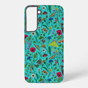 Wilde Blumen und Motten auf Cyanblau Samsung Galaxy Hülle