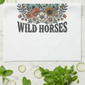 Wilde Blumen Wilde Pferde Western Blumenhemd Desi Geschirrtuch (Gefaltet)