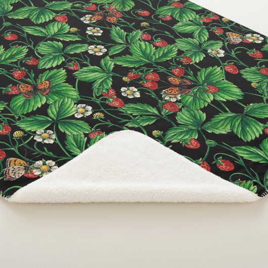 Wilde Erdbeeren auf schwarz Sherpadecke (3/4)