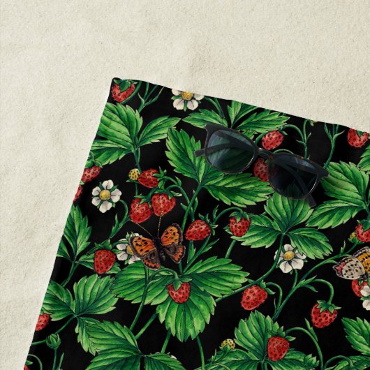 Wilde Erdbeeren auf schwarz Strandtuch (Beispiel)