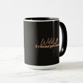Wilde Femmepreneur-Tasse Schwarz-Pink Tasse (VorderseiteRechts)