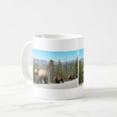 Wilde Grizzlybär-Mutter und CUB in Yellowstone Kaffeetasse (Vorderseite Links)