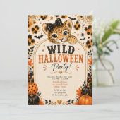 Wilde Halloween-Party Einladung (Stehend Vorderseite)