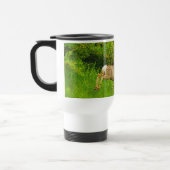 Wilde Hirsche an der Graslandschaft Kunst, Dichtun Reisebecher (Links)