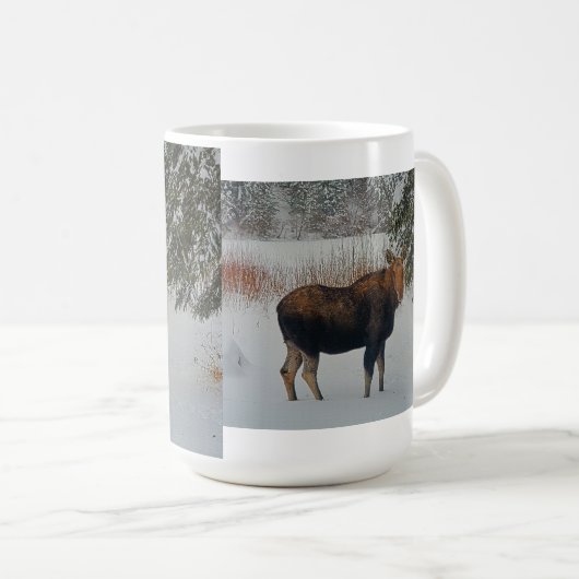 Wilde kanadische Elchkühe im Winterschnee IV Kaffeetasse (VorderseiteRechts)