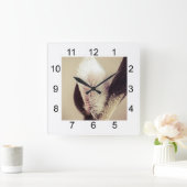 Wilde Knospen - das Vertrauen in das neue Leben Quadratische Wanduhr (Zuhause)