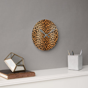 Wilde Leopard-Energie – Kühne Tierdruckmode Runde Wanduhr
