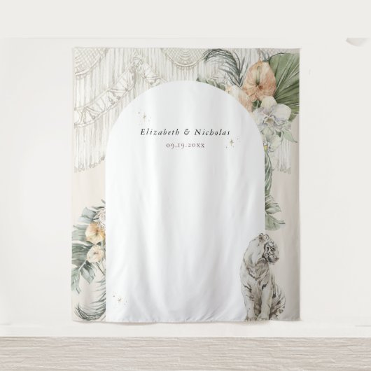 Wilde Liebe | Boho Macrame Greenerity Foto Booth Wandteppich (Vorderseite)