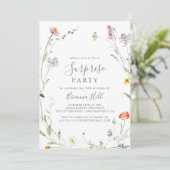 Wilde Multicolor Floral Surprise Party Einladung (Stehend Vorderseite)