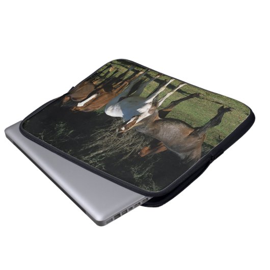 Wilde Mustang-Pferde 1 Laptopschutzhülle (Vorne Knopf)