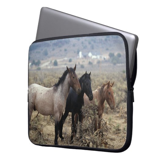 Wilde Mustang-Pferde 5 Laptopschutzhülle (Vorderseite Links)