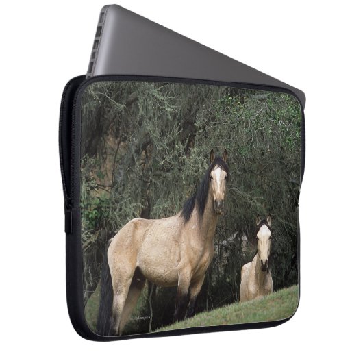 Wilde Mustang-Pferde 6 Laptopschutzhülle (Vorne Rechts)