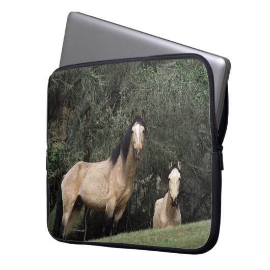 Wilde Mustang-Pferde 6 Laptopschutzhülle (Vorderseite Links)