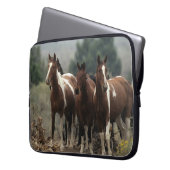 Wilde Mustang-Pferde 7 Laptopschutzhülle (Vorderseite Links)