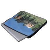 Wilde Mustang-Pferde in den Bergen Laptopschutzhülle (Vorne Knopf)