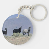Wilde Mustang-Pferde in der Wüste 3 Schlüsselanhänger (Rückseite)