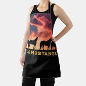 Wilde Mustangs am Horizont, Geschenk für Pferde, a Schürze (InSitu)