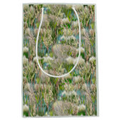 Wilde Öko-freundliche Grasse im Frühling Mittlere Geschenktüte (Vorderseite)