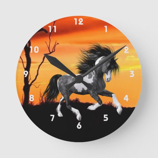 Wilde Paint Horse Wall Clock Runde Wanduhr (Vorderseite)