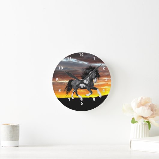 Wilde Paint Horse Wall Clock Runde Wanduhr (Zuhause)