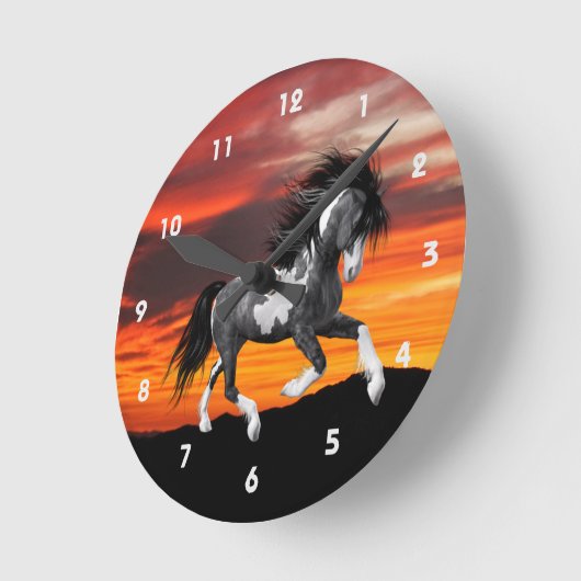 Wilde Paint Horse Wall Clock Runde Wanduhr (Winkel)
