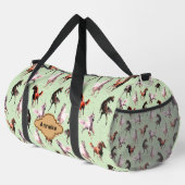 Wilde Pferde auf Grün Duffle Bag (Rechte Ecke)