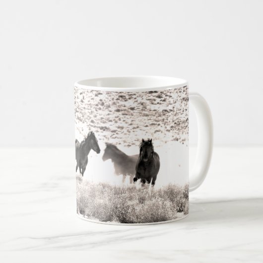 Wilde Pferde in der Westwüste  Kaffeetasse (VorderseiteRechts)