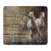 Wilde Pferde Inspiration Zitat Schneidebrett (Vorderseite)