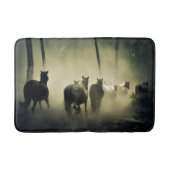 Wilde Pferde laufen Badematte (Vorderseite)