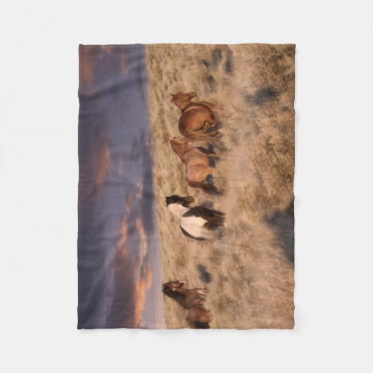 Wilde Pferde laufen Fleecedecke (Vorderseite)