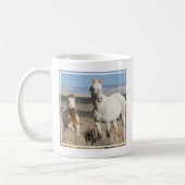 Wilde Pferde zu Hause im Sandwash Basin Kaffeetasse (Links)