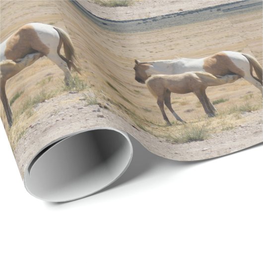 Wilde Pferdepflege Geschenkpapier (Rolleneckpunkt)