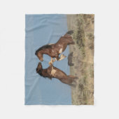 Wilde Pferdeställe kämpfen Fleecedecke (Vorderseite)