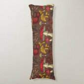 Wilde Pilze auf braun Seitenschläferkissen (Vorderseite Vertikal)