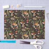 Wilde Pilze, Pflanze aus dem Wald und Beeren Seidenpapier (Handwerk)