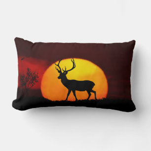 Wilde Rentiersilhouette & Sonnenaufgang in einem D Lendenkissen