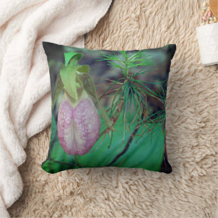 Wilde Rosa Lady Slipper Orchidee und Immergrün Kissen