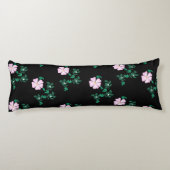 Wilde Rose - Blumenmuster auf schwarzem Hintergrun Seitenschläferkissen (Rückseite)