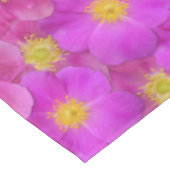 Wilde Rose Nahtloses Muster Tischdecke (Schrägansicht)