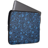Wilde Rosen in Blau Laptopschutzhülle (Vorne Rechts)