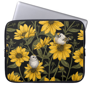 Wilde Sonnenblumen und goldfarbene Vögel/gelb Laptopschutzhülle
