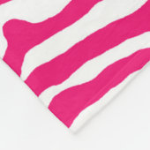 Wilde Tierdrucke, Zebra in Fuchsia, Rosa und Weiß Fleecedecke (Ecke)
