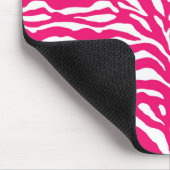 Wilde Tierdrucke, Zebra in Fuchsia, Rosa und Weiß Mousepad (Ecke)
