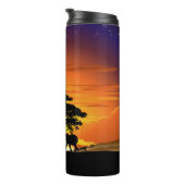 Wilde Tiere auf der afrikanischen Savanna Sunset Thermosbecher (Nach rechts gedreht)