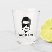 Wilde und kostenlose Scheidung Single Woman Party Schnapsglas (Vorderseite)