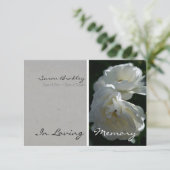 Wilde weiße Rosen in Erinnerungsankündigung Einladung (Stehend Vorderseite)