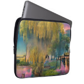 Wilder Baum bei Sonnenuntergang am Teich Laptopschutzhülle (Vorne Rechts)