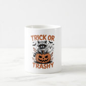 Wilder Halloween-Streich oder Müll Kaffeetasse (Mittel)