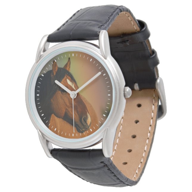 Wilder Hengst, Goldenes Licht und Regenbogen Armbanduhr (Schrägansicht)