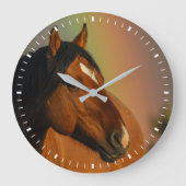 Wilder Hengst, Goldenes Licht und Regenbogen Große Wanduhr (Vorderseite)
